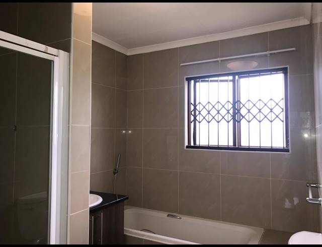 3 BEDROOM APARTMENT FOR SALE IN HELDERWYK